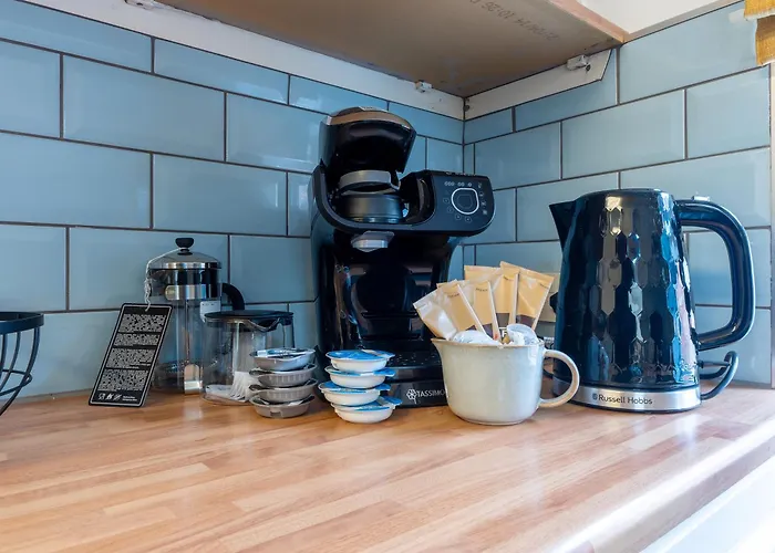 3 Bed - Near District Вёкингтон