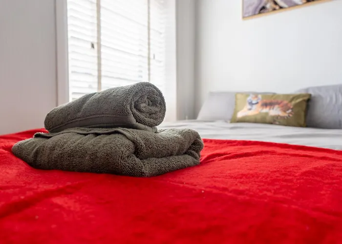 3 Bed - Near District *