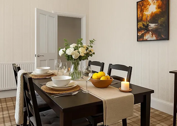 3 Bed - Near District *